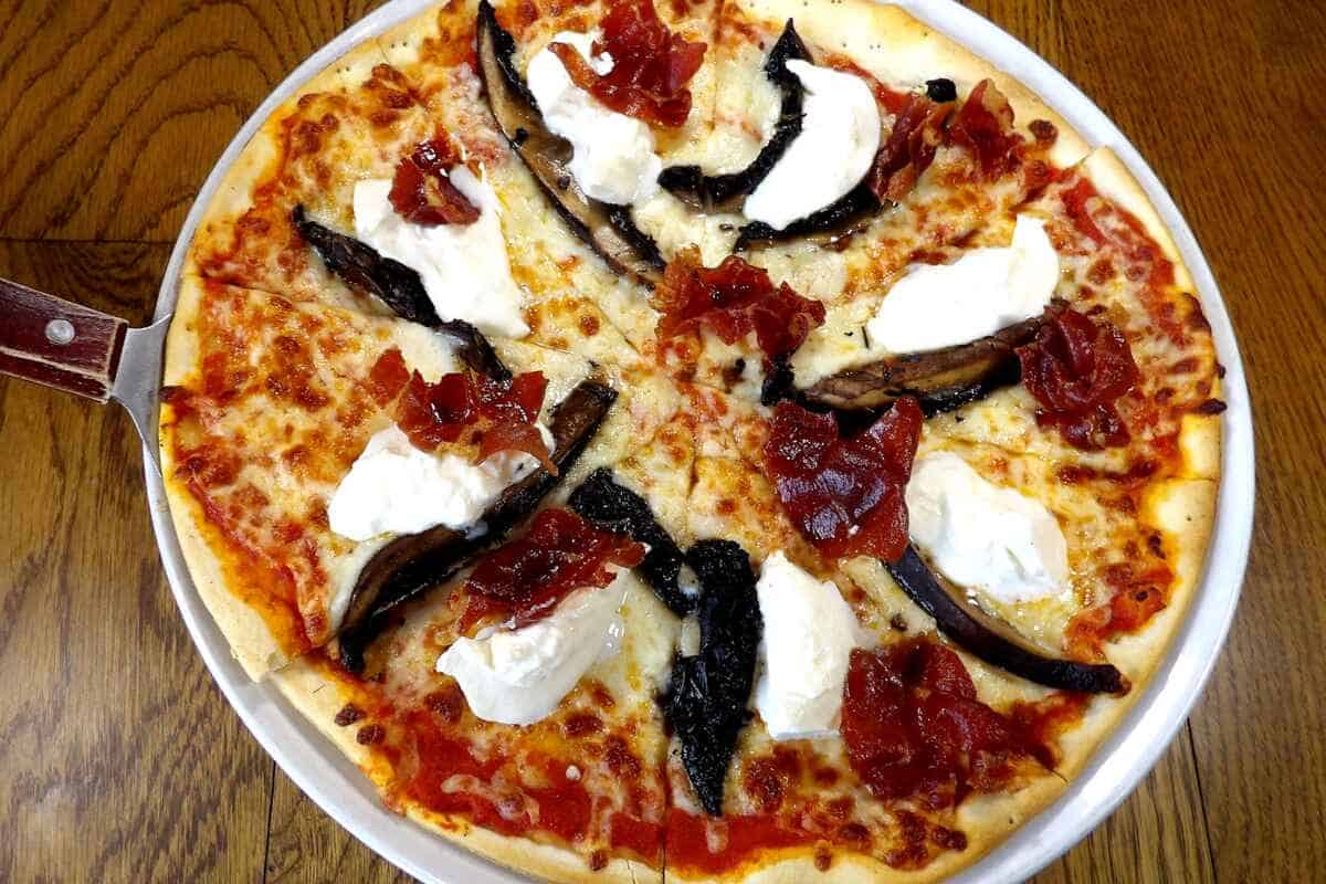 Homemade Pizza in Chicago